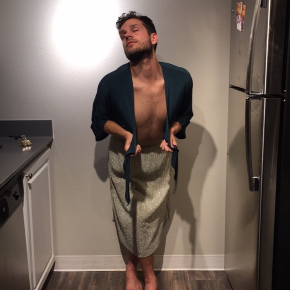 Kimchi Blue (UO) Scintillating, pleated midi skirt - Picture 4 of 4